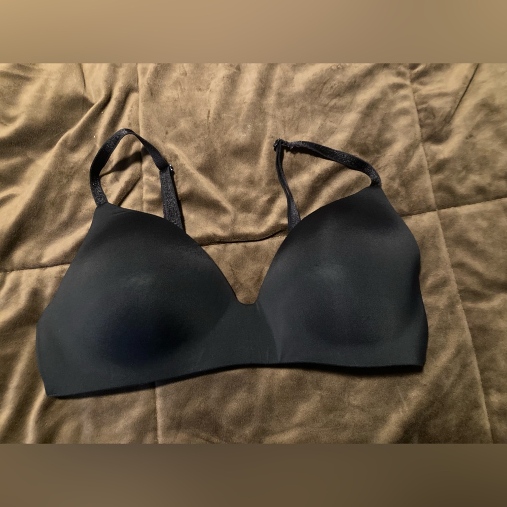 Victoria’s Secret brand, size 38C, black, wireless, comfortable, damage to strap